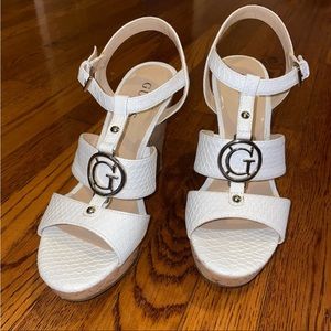 Guess white wedges